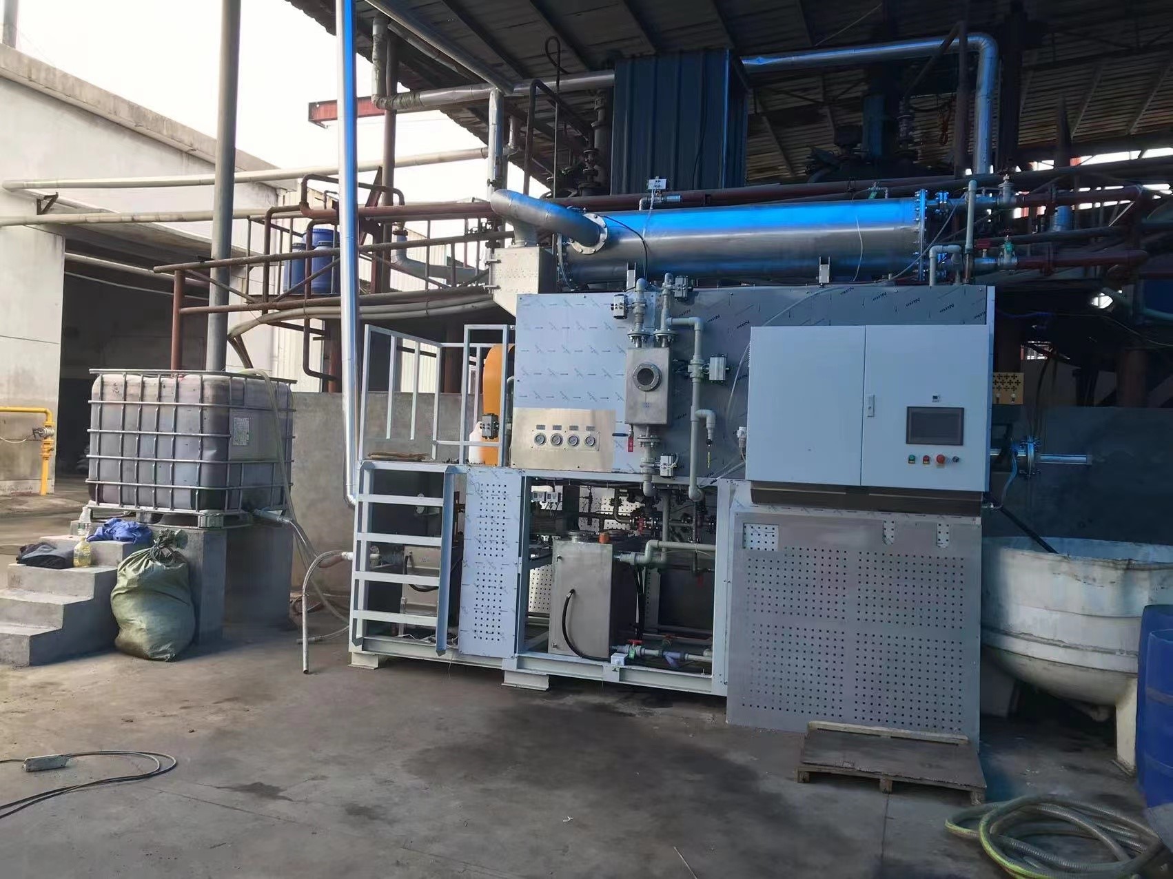 化工廢水處理新選擇，弗洛德低溫蒸發(fā)結(jié)晶設(shè)備實(shí)現(xiàn)廢水減量95%